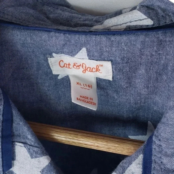 Cat & Jack Blue Stars Button Down M - Picture 3 of 5